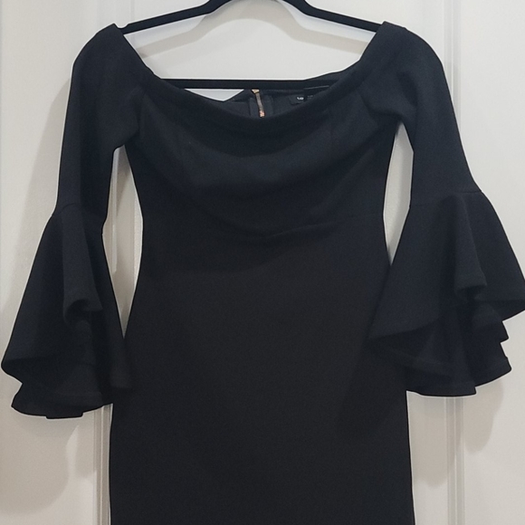 Bell sleeved Little Black Dress - Picture 2 of 6